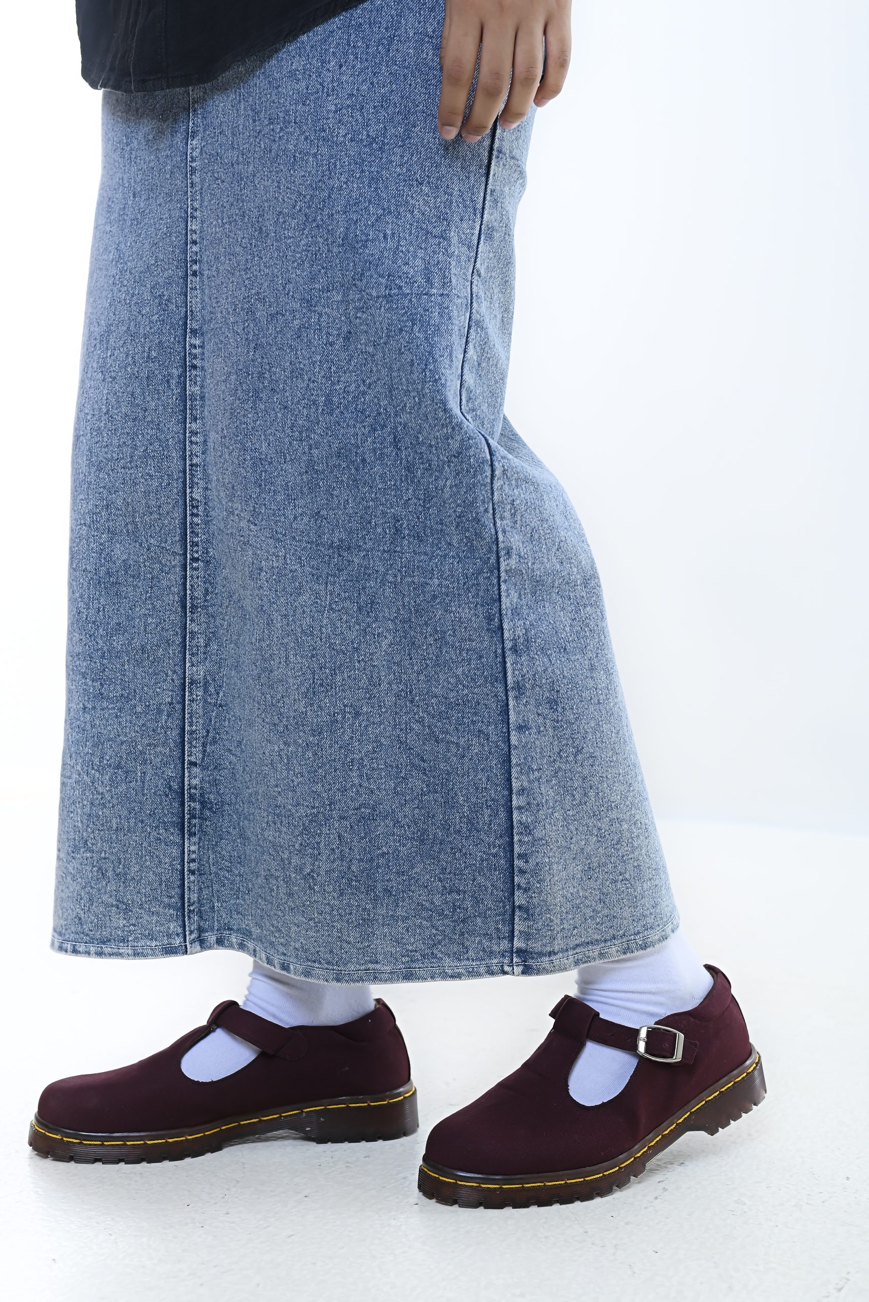 LOW CUT - Image 14